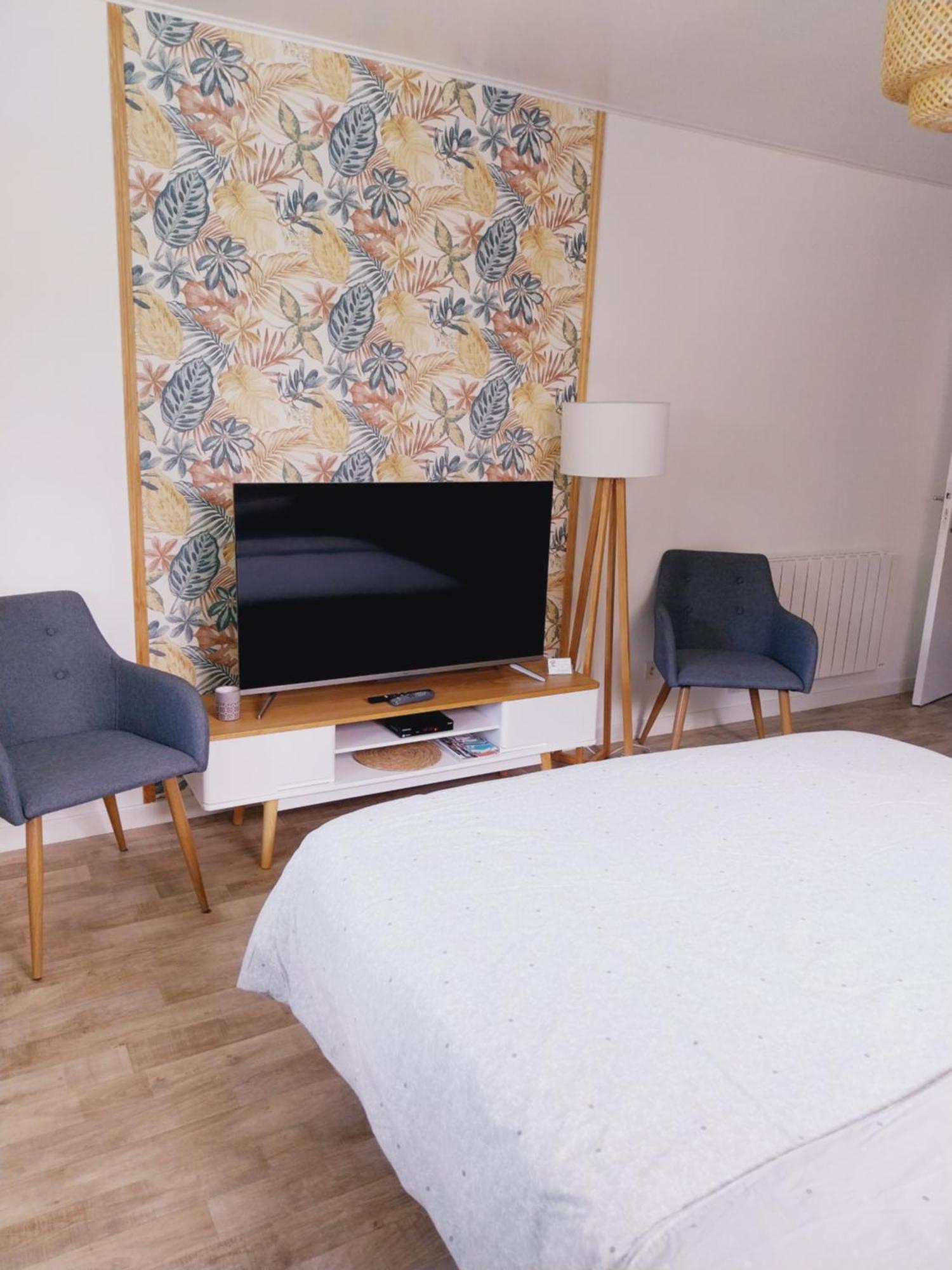 Superbe Grand Studio Tout Confort Avec Exterieur Poussan Exterior foto