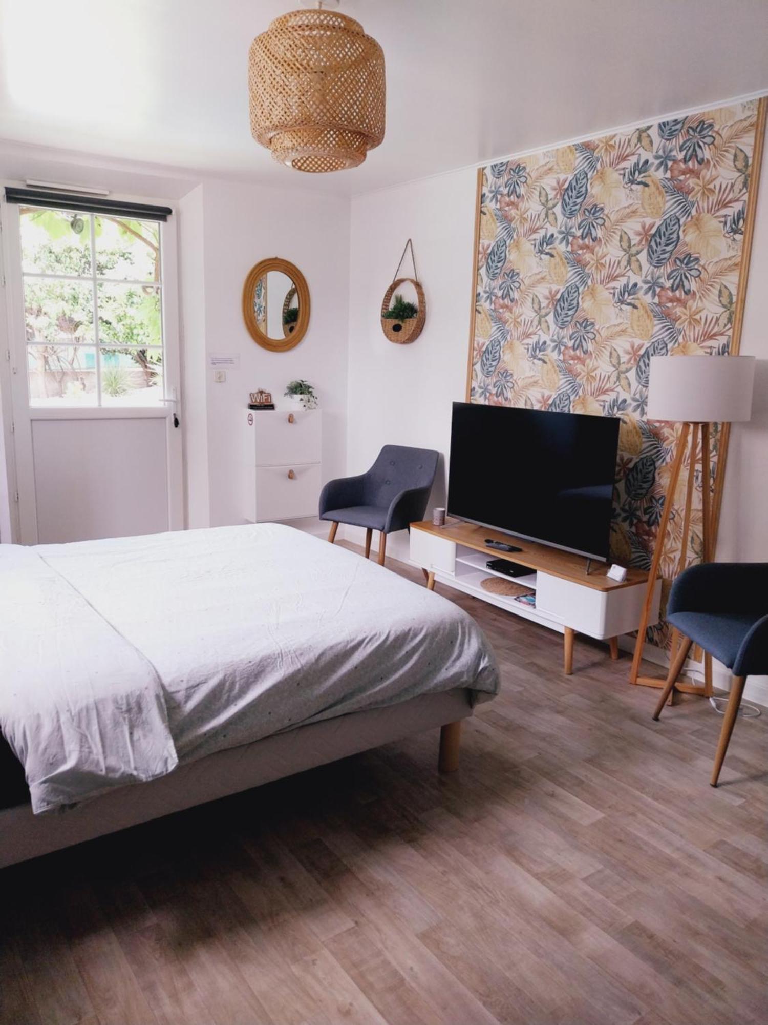 Superbe Grand Studio Tout Confort Avec Exterieur Poussan Exterior foto